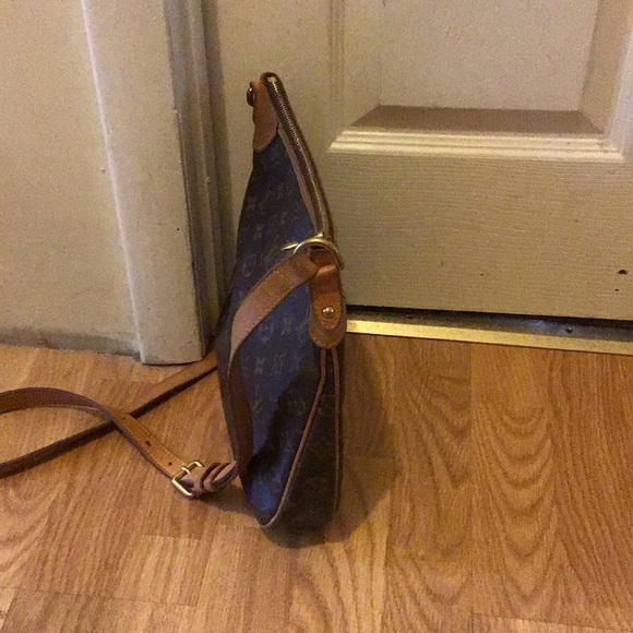 Louis Vuitton Odeon pm crossbody handbag - Picture 5 of 16